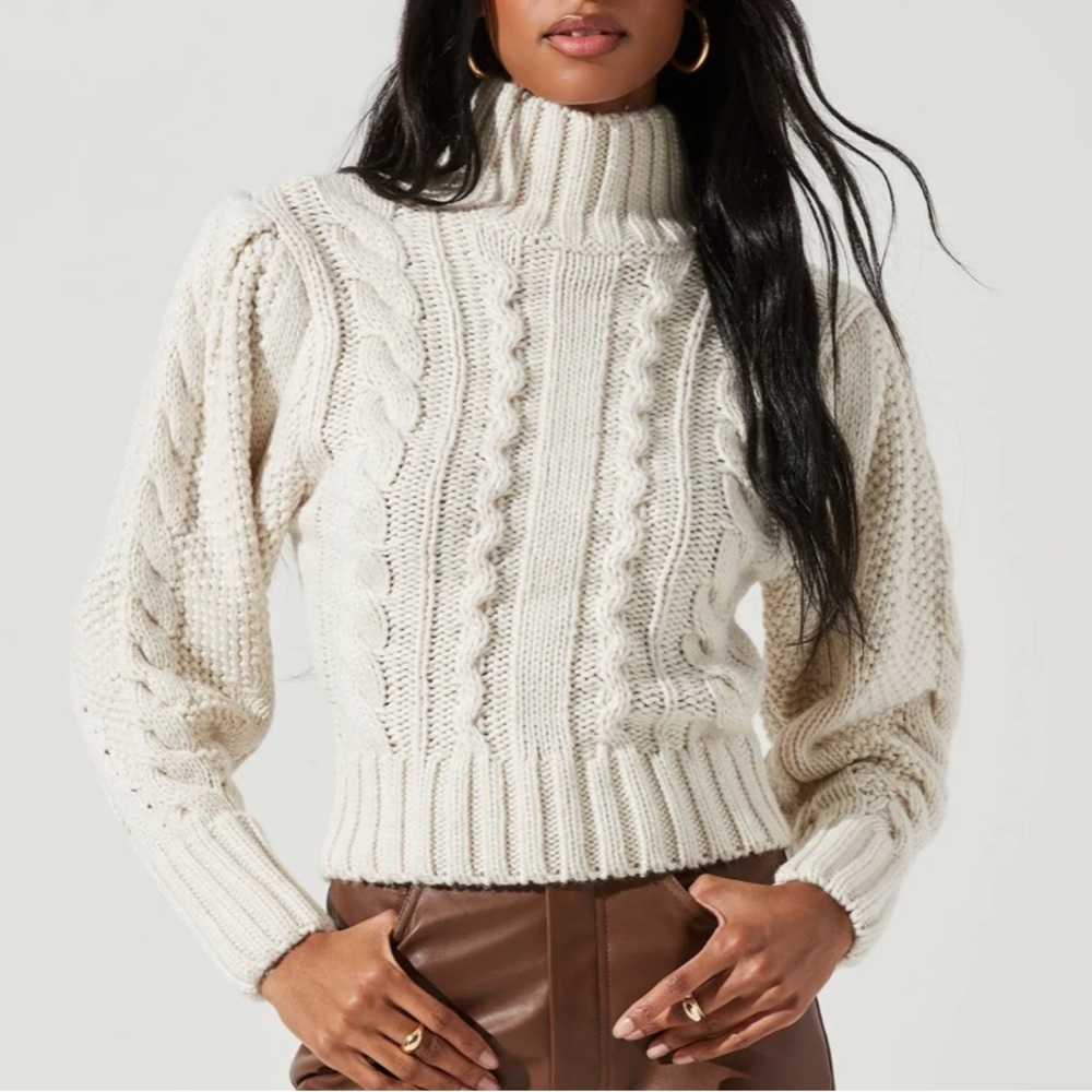 Astr The Label Haisley Cable Knit Turtleneck Sweater Size S in Chalk